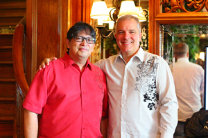Olivier Fleury avec Rheo Loseo, le directeur philippin de Jeunesse en Mission